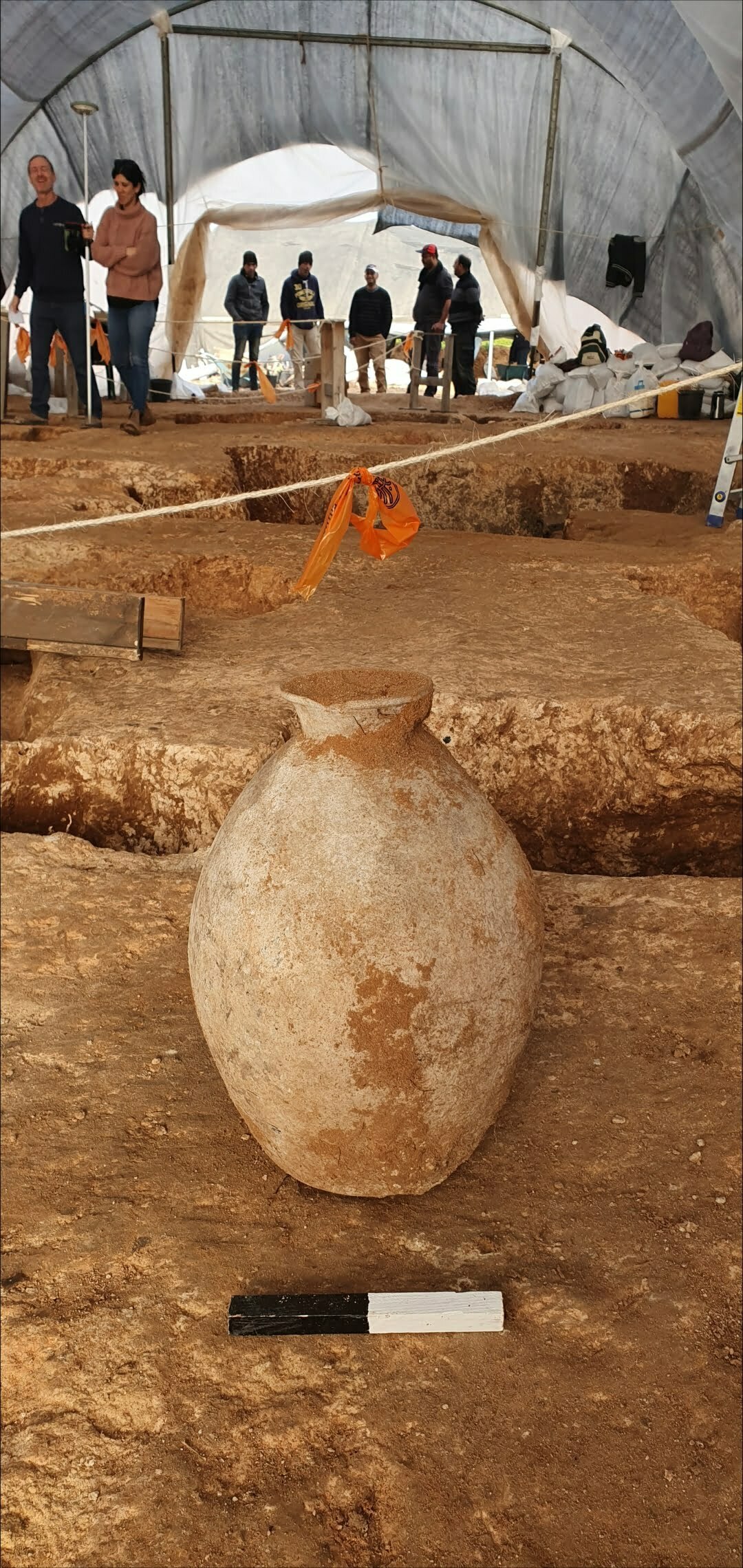 קנקן ברונזה ביניימית באדיבות פבלו בצר ועמית שדמן