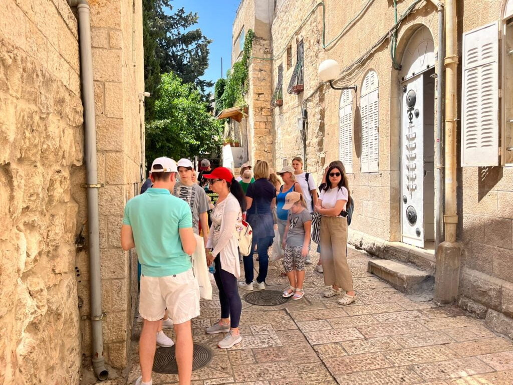 ביקור עולים מאוקראינה בעתיקות ירושלים